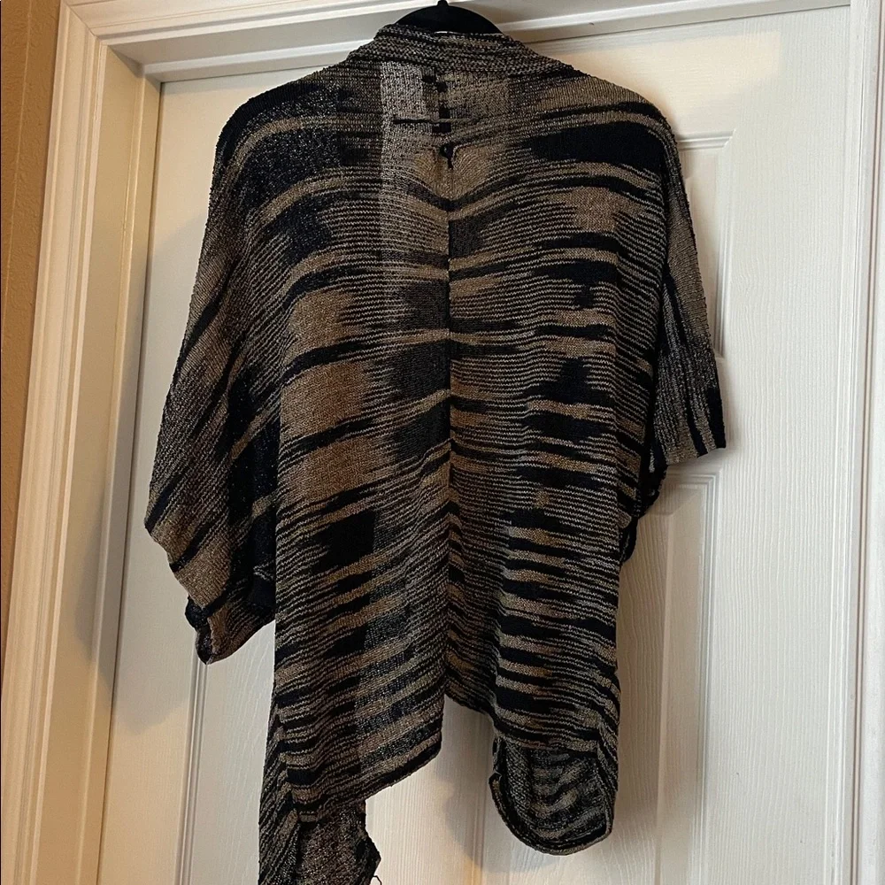 Stylish Black and Gray Button Down Shirt or Cardigan - Picture 3 of 10